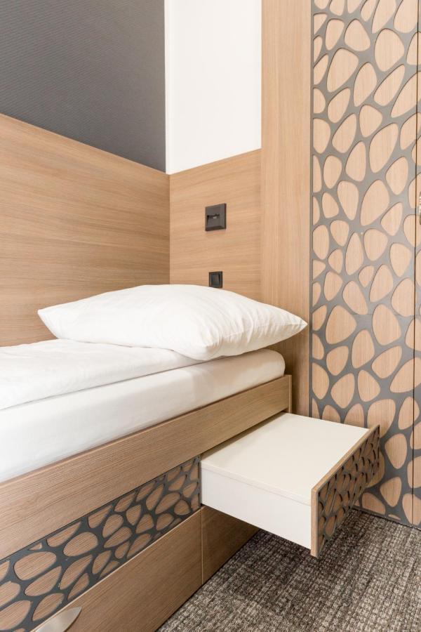 E14 Design Hostel Budapest Bagian luar foto