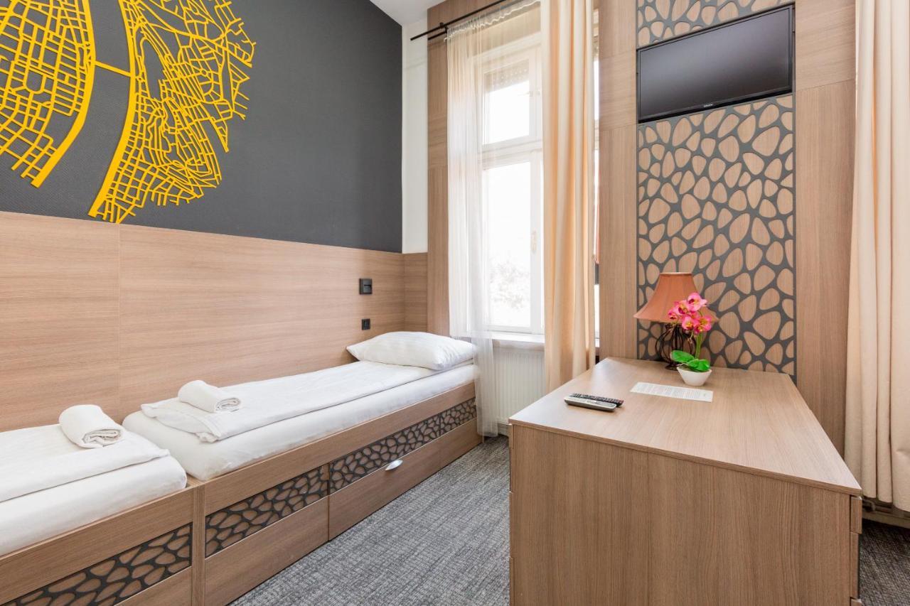 E14 Design Hostel Budapest Bagian luar foto